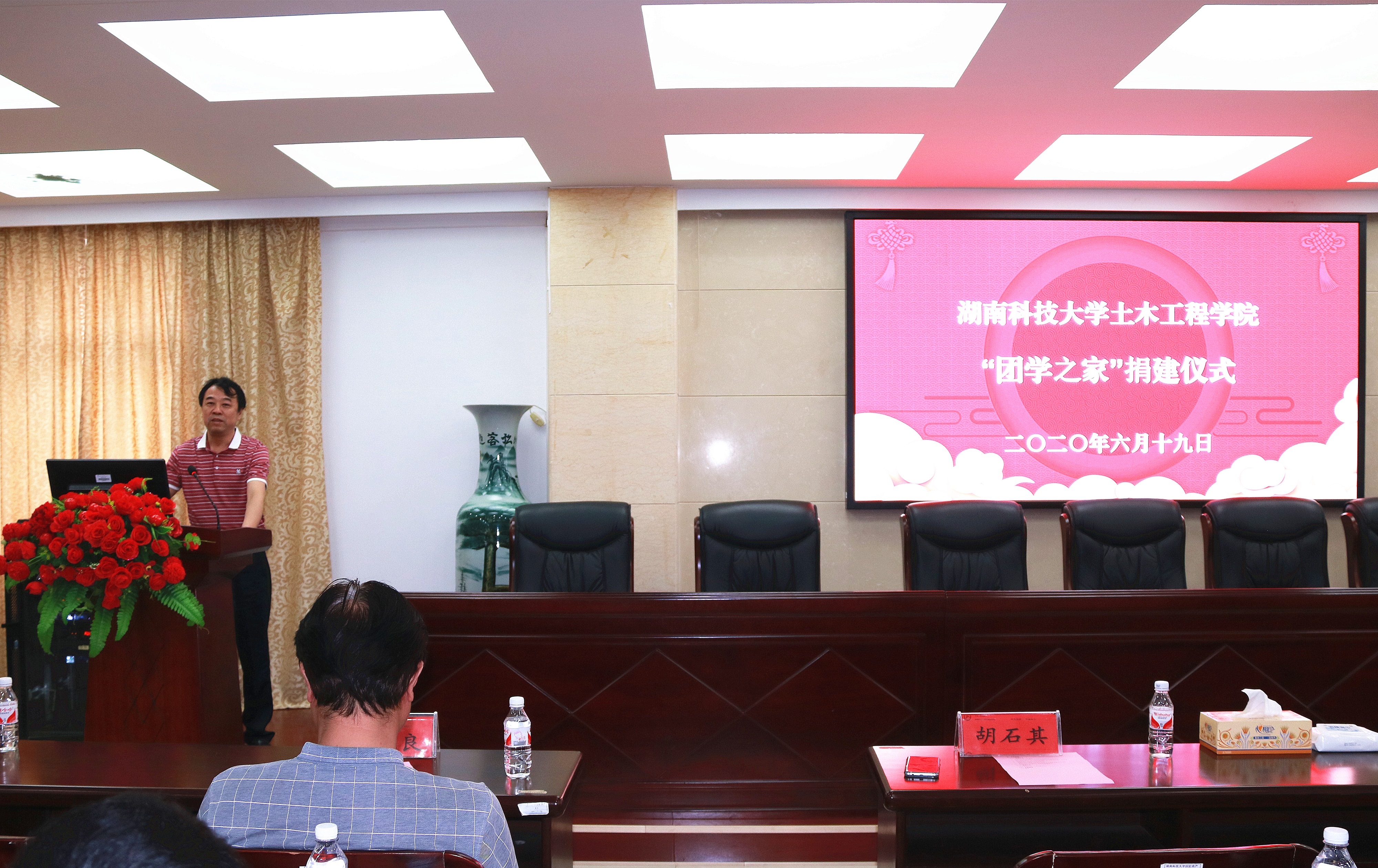 b19c73bba5f54dbaa771cd6fc0fc7112.jpg b19c73bba5f54dbaa771cd6fc0fc7112.jpg