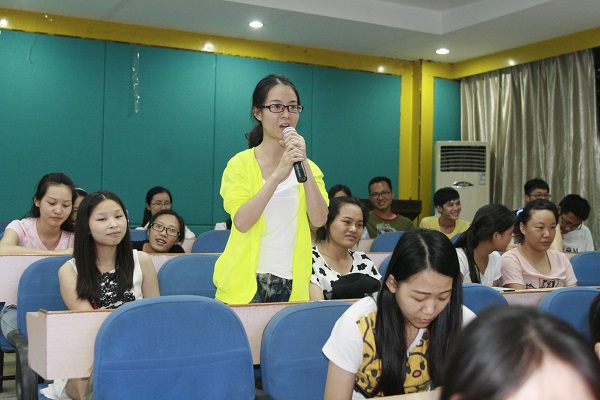 kaiyun官网学生用英文进行提问