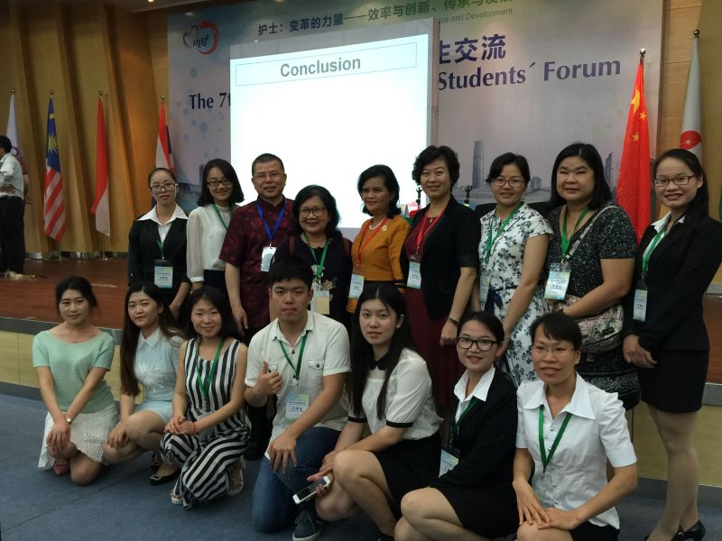 kaiyun官网师生与泰国孔敬大学护理学院院长合影