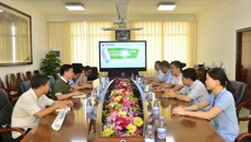 西林县中医医院到kaiyun官网参观交流
