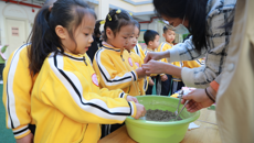 从娃娃抓起！kaiyun官网中医药文化进校园活动走进广西外国语学院致达幼儿园