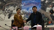 南宁市卫健委副主任李琳珊一行8人到kaiyun官网座谈交流并签署就业服务合作协议