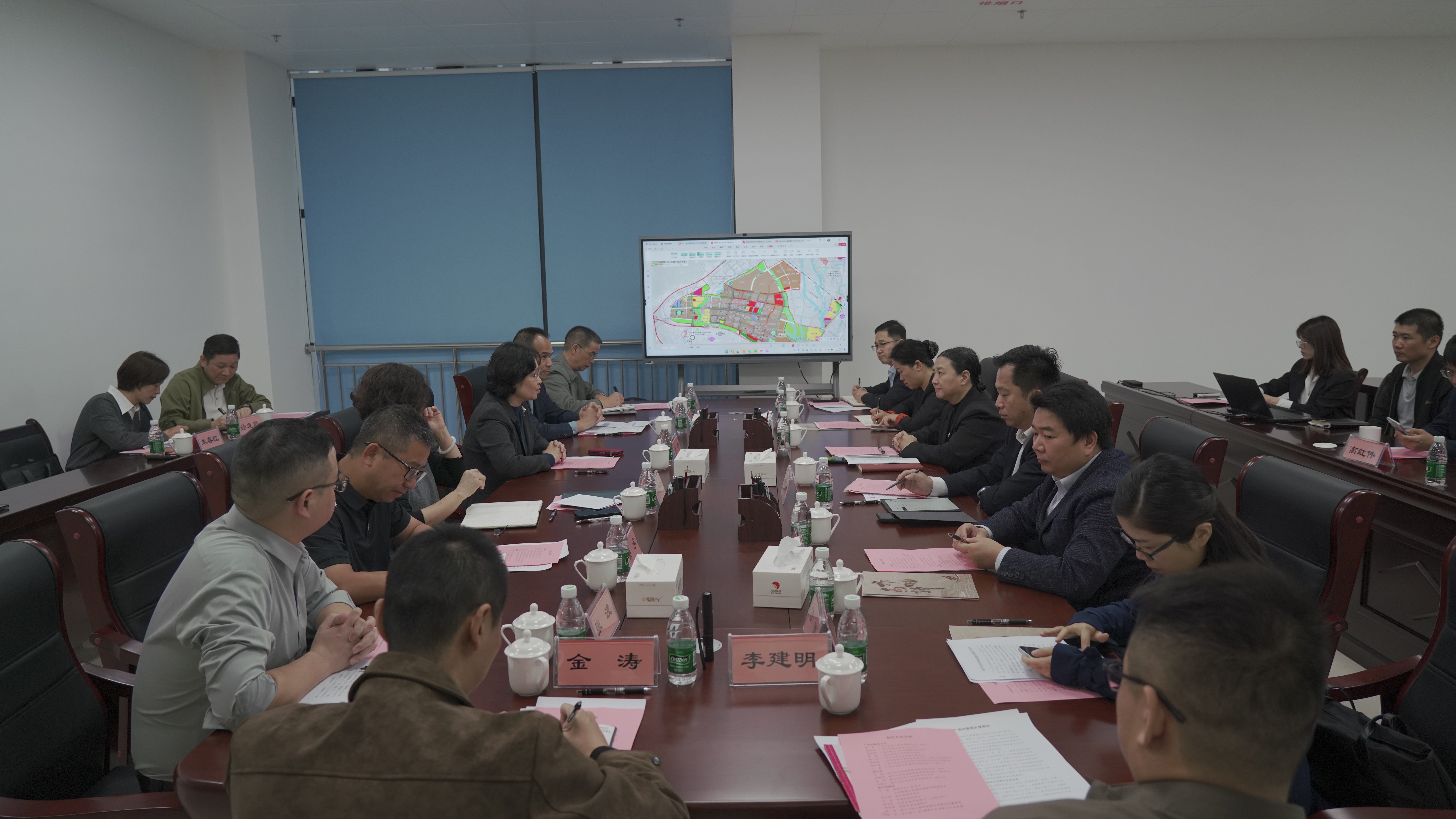 座谈会现场.jpg