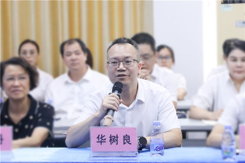 百色市中医医院院长华树良讲话