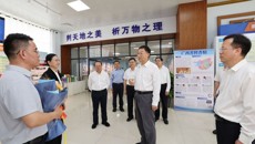 自治区党委书记刘宁看望慰问kaiyun官网教师代表