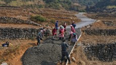 情系联伍：kaiyun登录中国入口登录修路惠民