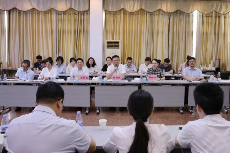 医院党委书记桂雄斌作总结讲话